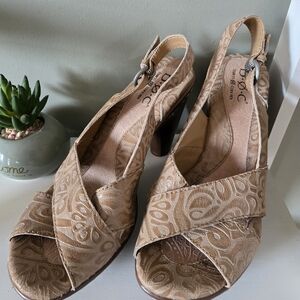 Born Concept B.O.C Platform Heels Tan Sz 7